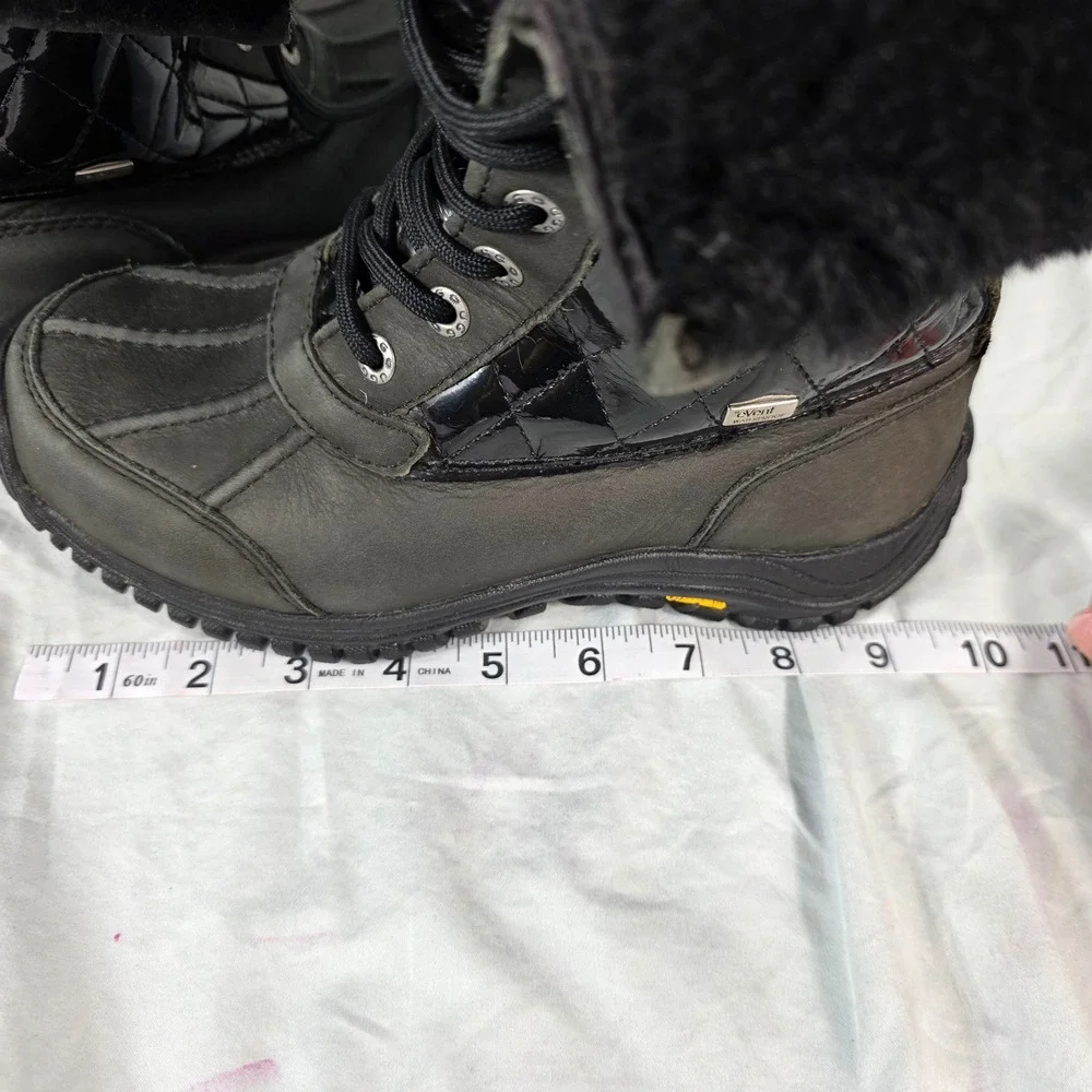 UGG Adirondack II Winter Boots Women Size 6 Black Waterproof Snow Boot Shearling